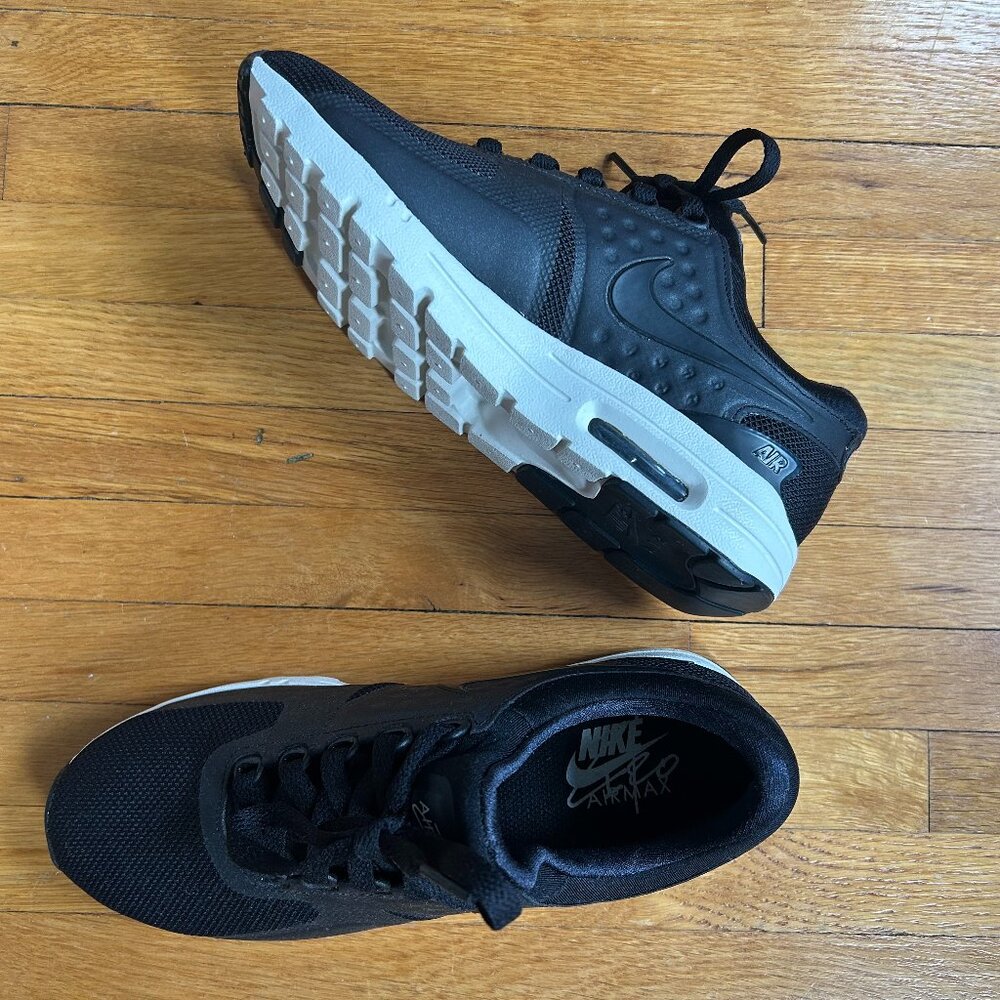 Nike Air Max Zero Black and White Women's size 6.5 US, 37.5 European